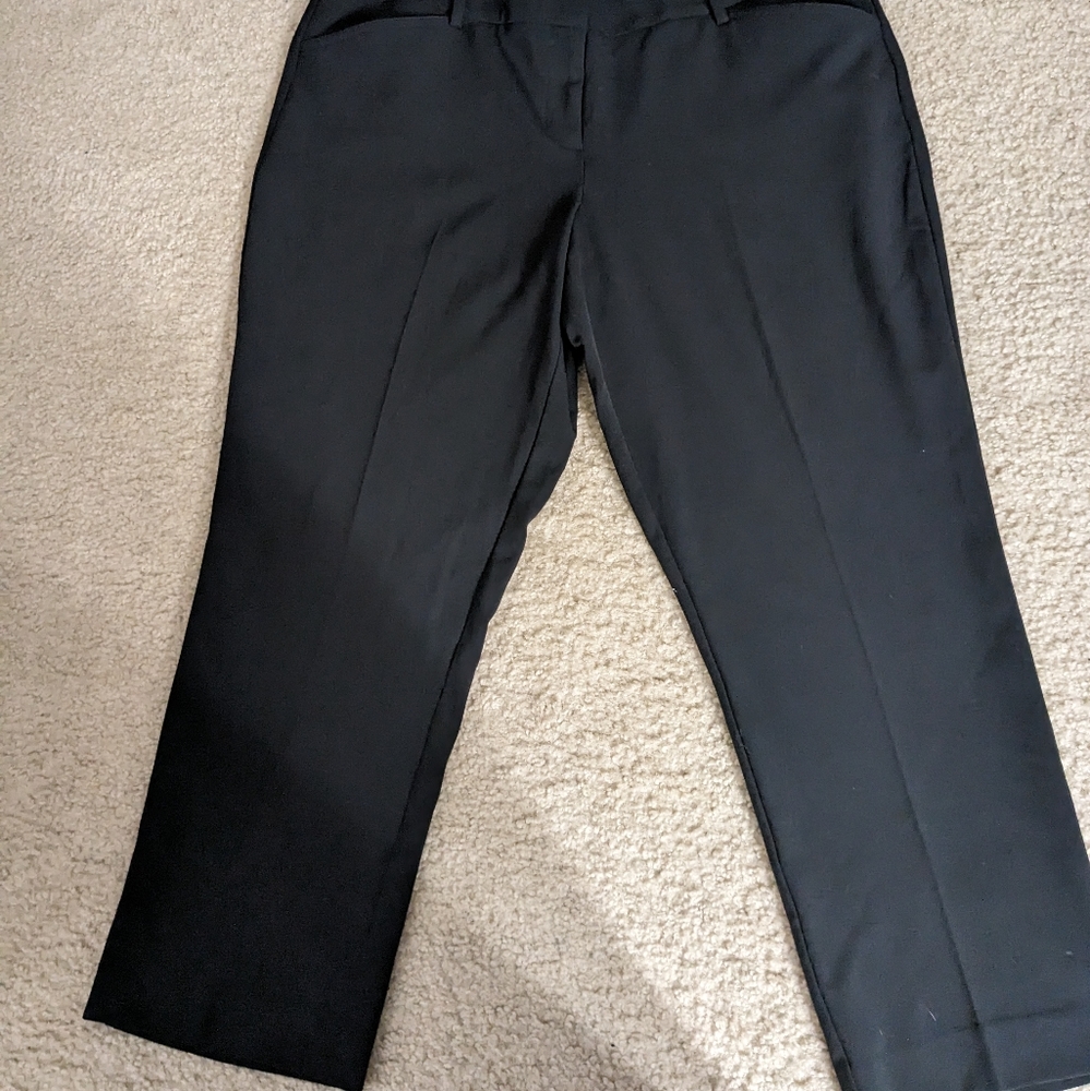 New York and Company black cropped pants